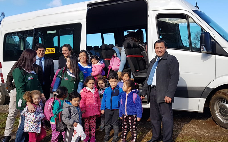 Transporte escolar subsidiado por la JUNJI Los Ríos beneficia a párvulos de Folleco