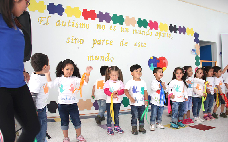 En el Día Mundial del Autismo Junji destaca el apoyo que reciben los niños y niñas con TEA
