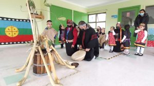 Autoridades acompañan a Jardín Infantil “Trawün Antu” de Arauco en We tripantu