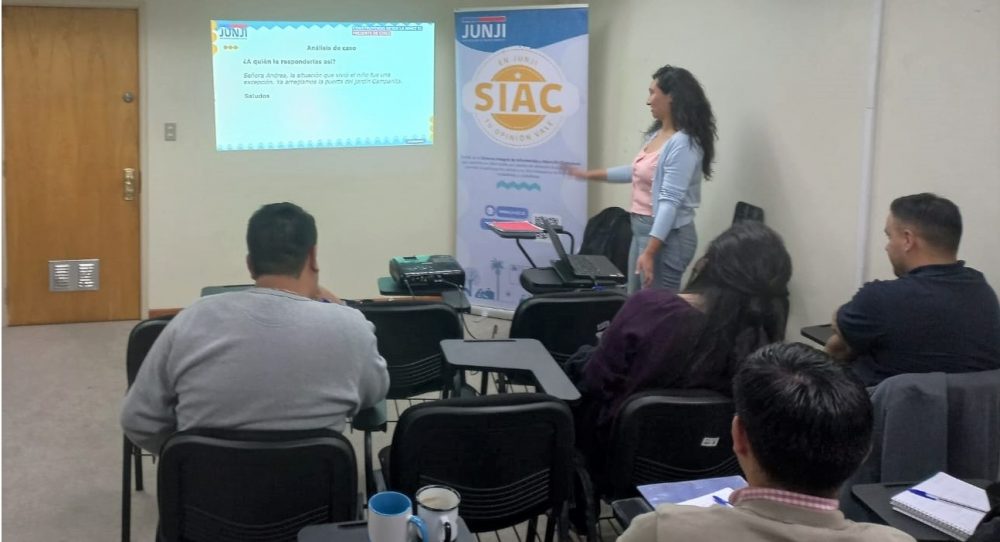 Equipos de JUNJI Los Ríos profundizan conocimientos sobre gestión del SIAC